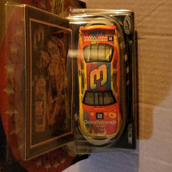 Dale Earnhardt diecast - Picture 2 of 3